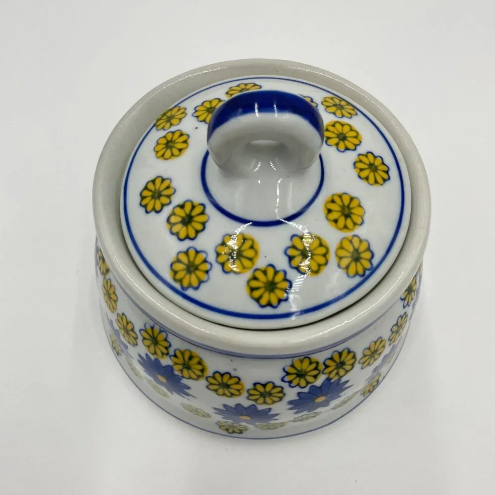 Vintage Jar‎ Small Floral Lid Keepsakes Ceramic White Blue Yellow Daisies Signed
